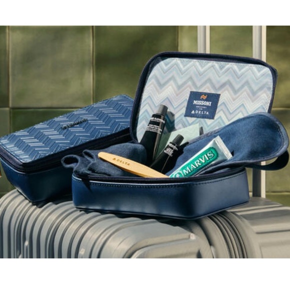 Delta One x Missoni Leather Luxury Amenity Case Dark Blue Gold Zipper - Picture 11 of 11